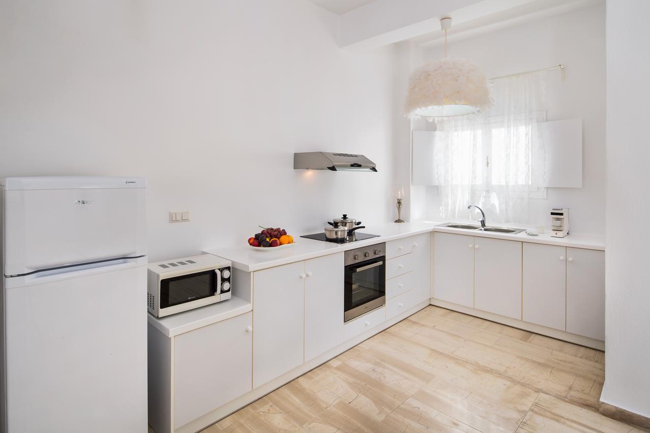 Sol Mare Salis Apartment Kamári Exterior foto